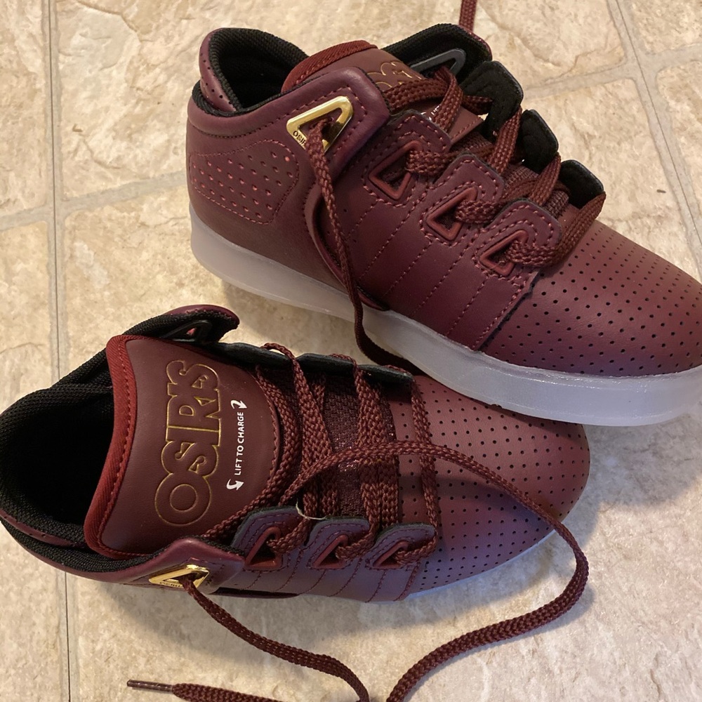 Boy’s light up- usb chargeable sneakers